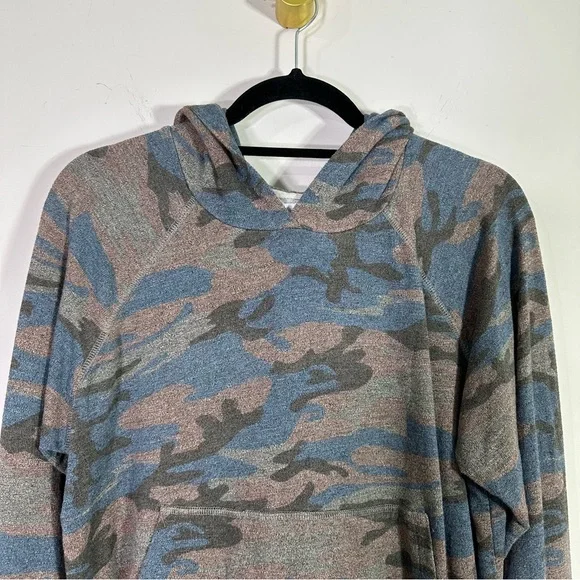 Sundry Heathered Blue Pink Gray Camoflage Lightweight Hoodie Sweatshirt - Picture 2 of 8
